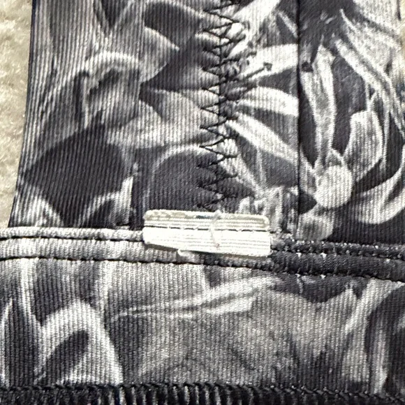 Black/Grey Lululemon Athletic Tank Top - Picture 8 of 8